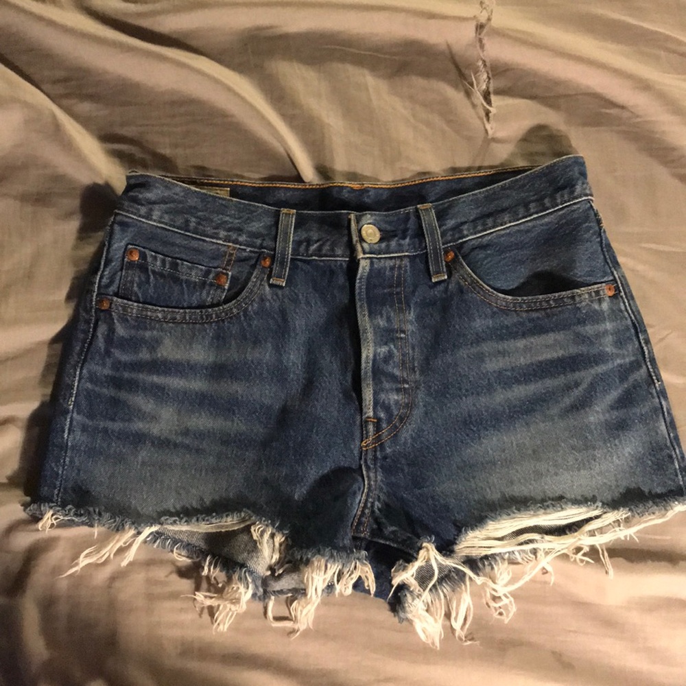 Levi 501 shorts size 27